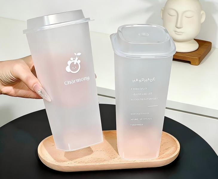 Multiple Cup Shapes With Lids For Beverage Brand